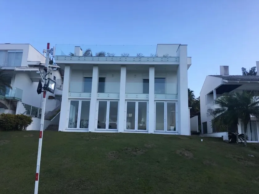 Comfort and privileged location in Itapema - Image 1