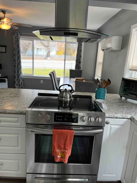 Whitetail cottage! 🦌 Spacious home with game room. Near OIT and SkyLakes. - Image 1