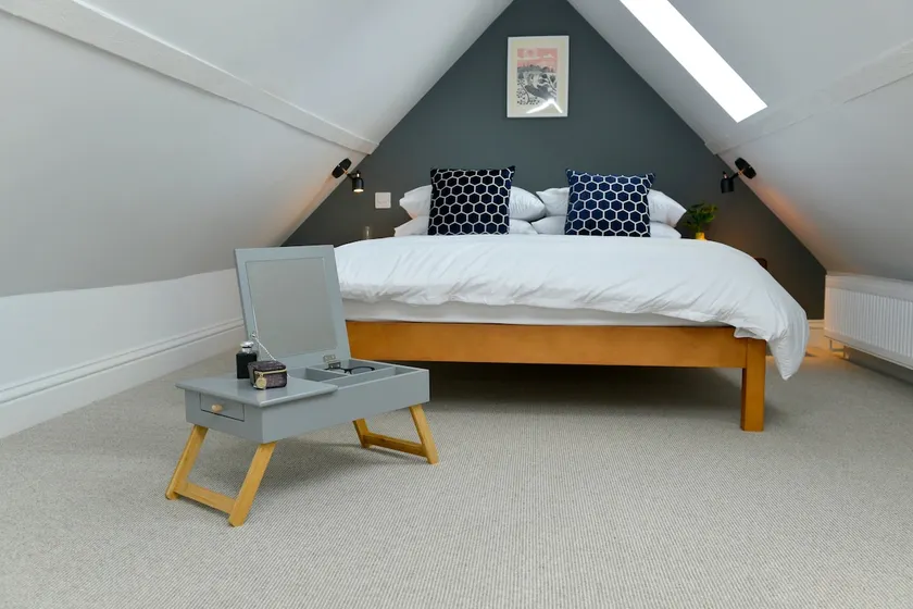 Nest House Super cosy one bedroom detached lodge center Huntingdon - Image 1