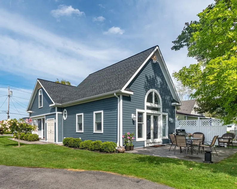 Jameson Bay Inn on Sodus Bay (Waterfront) - Image 1