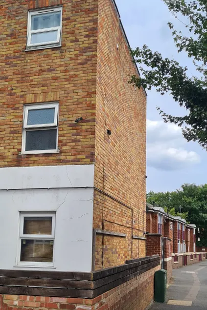A fabulous 4-bedroom house with 2parking space. - Image 1