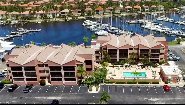 Atemberaubende Burnt Store Marina, 1 Schlafzimmer Condo .. Im Jahr 2019 aktualisiert<br><br> - Image 1