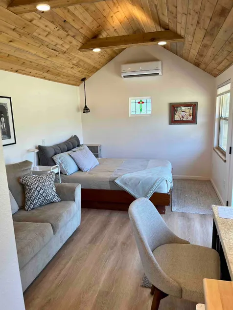 Meadow Cabin - Image 1