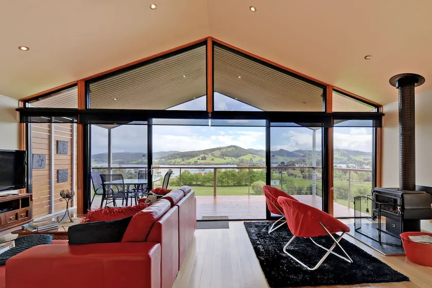 Moon River Retreat - Panoramic water views - Image 1