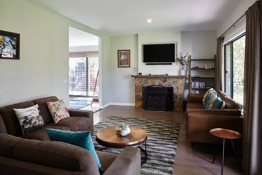 Cuballa - Just a few minutes flat  walk to town & the river .Modern clean house - Image 1