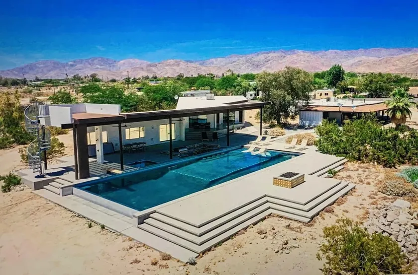 Salt Water Pool+Spa/BBQ/Swim-Up Bar/Misters/Views - Image 1