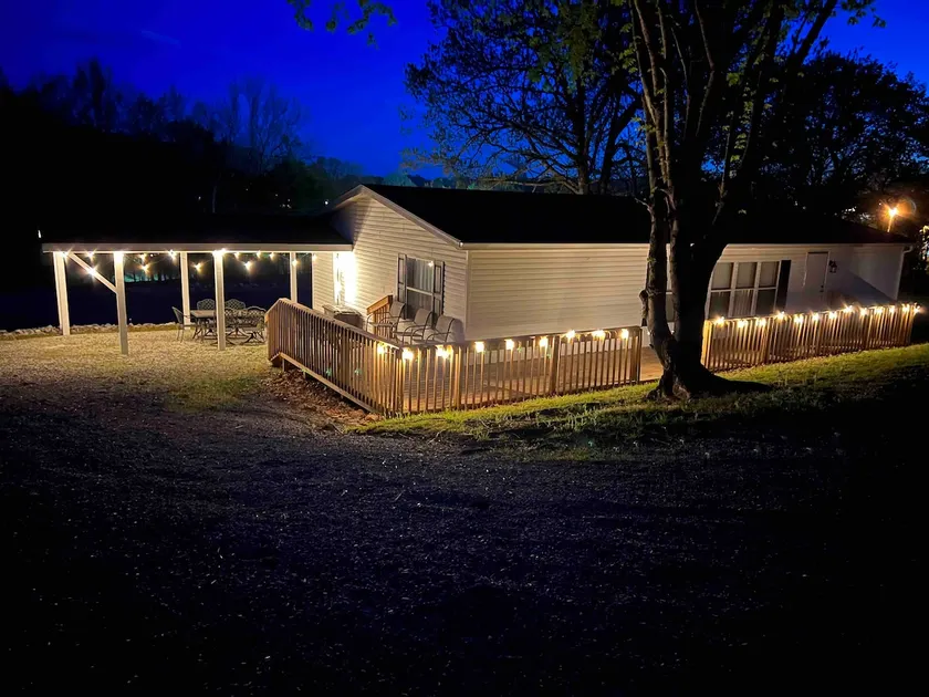 Grand Rivers Getaway at Ky Lakes - Image 1