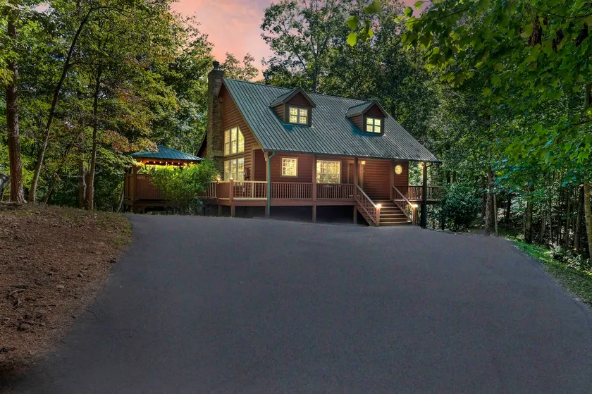 Cozy Cabin Near Helen + Hot Tub + Fire Pit + Game Room + More - Image 1