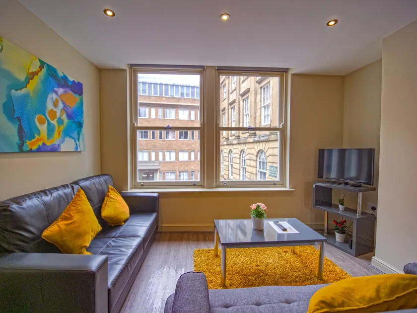 ☆ Stunning Modern Apt in Centre * Up to 6 Guests ☆ - Image 1