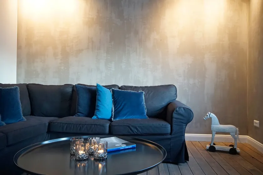 4 Bed house with Private parking - Image 1