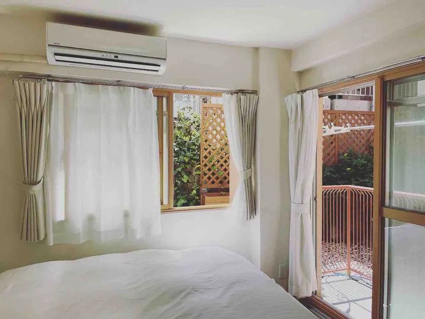 CALM HOUSE #105 is 2 stops from Shinjuku Station, close to Shibuya/1 double bed - Image 1