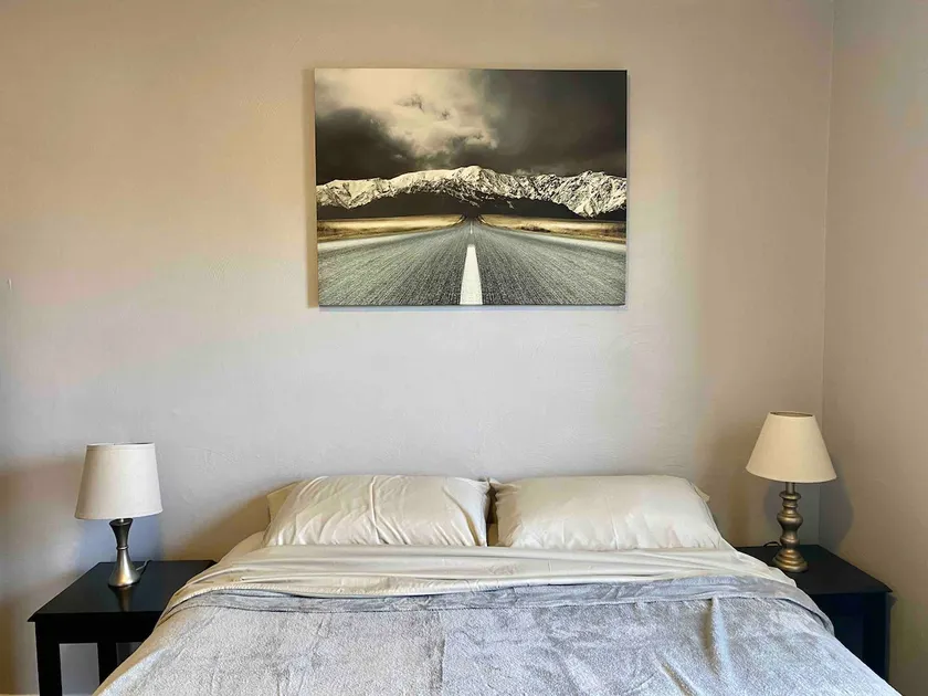 Comfortable & Cozy Steel Town Apartment! - Image 1