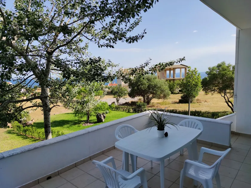 Summer House - Image 1
