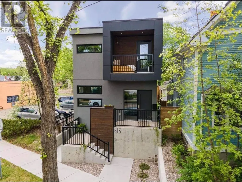 CENTRAL, INFILL, BRIGHT High-End Living w/ 4 beds - Image 1
