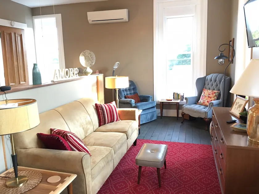 Sugar Shack, a retro studio apartment - Image 1