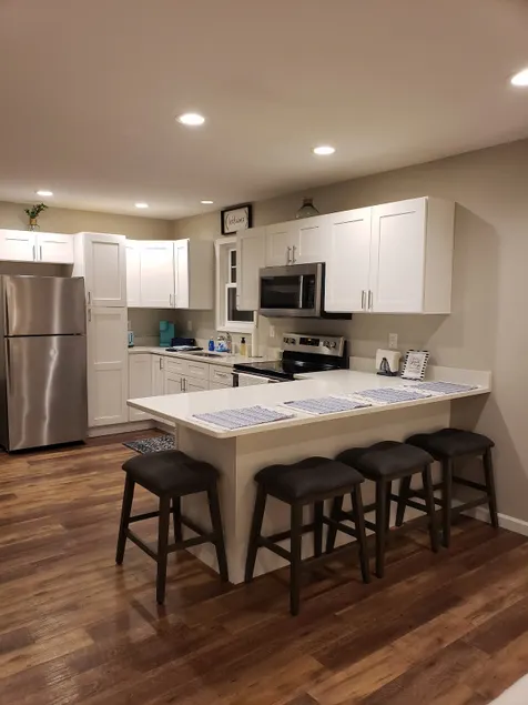 Spacious Studio with All the Comforts of Home - Image 1