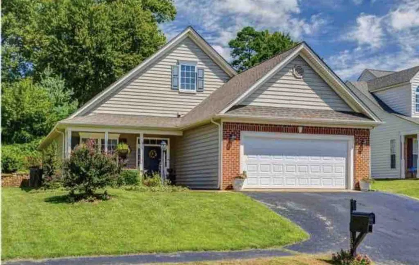 Beautiful home in Charlottesville. - Image 1