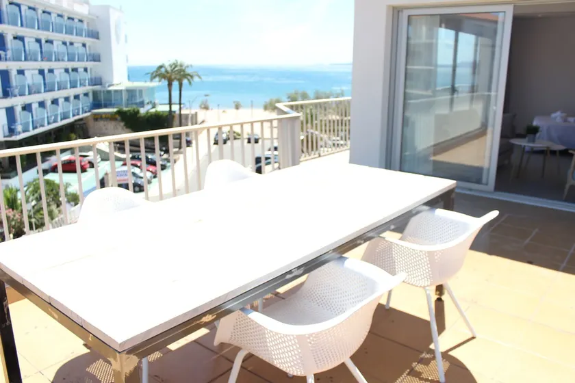 Beautiful apartment, sunny terrace, top floor with beach view - Image 1