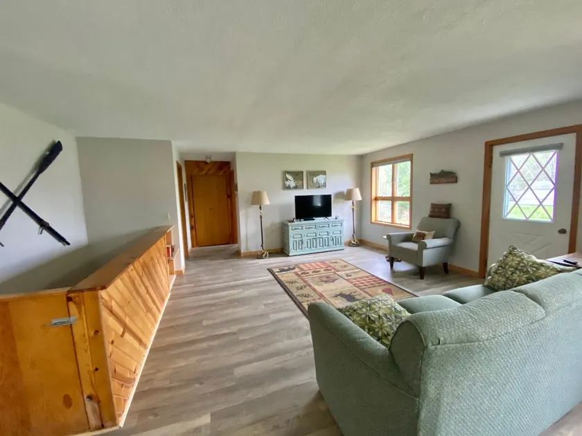 *Monthly Rates Available* A cozy, rustic home. - Image 1