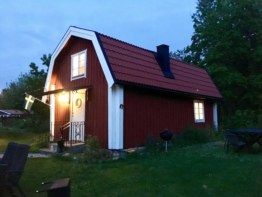 House in Stavsnäs very close to water. - Image 1