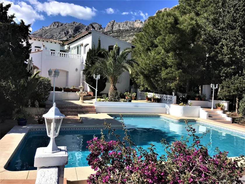 Villa Esmeralda - Image 1