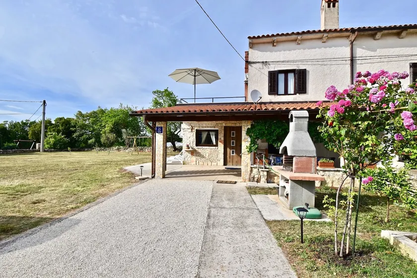Beautiful Istrian house with big backyard - Image 1