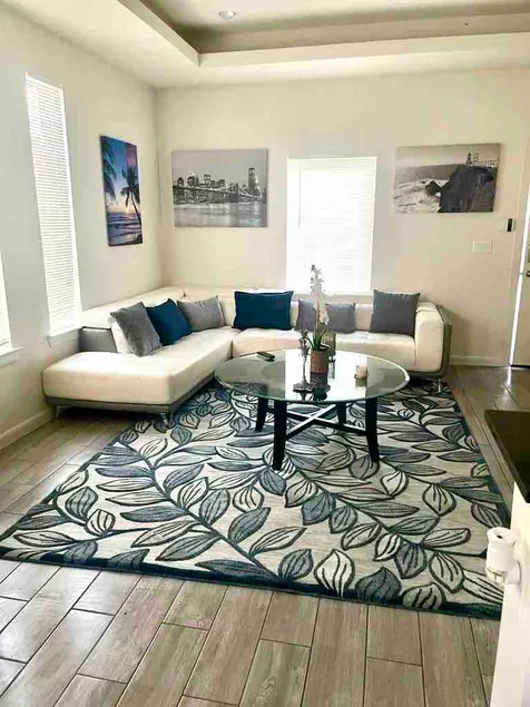 Brand New condo near medical center, A+location - Image 1