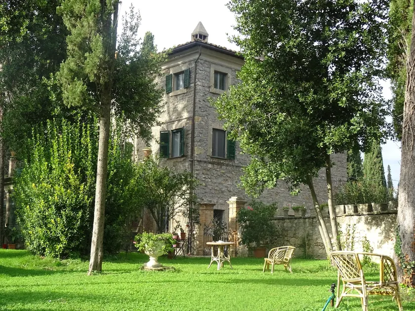 Vintage apartment with three double bedrooms - Image 1