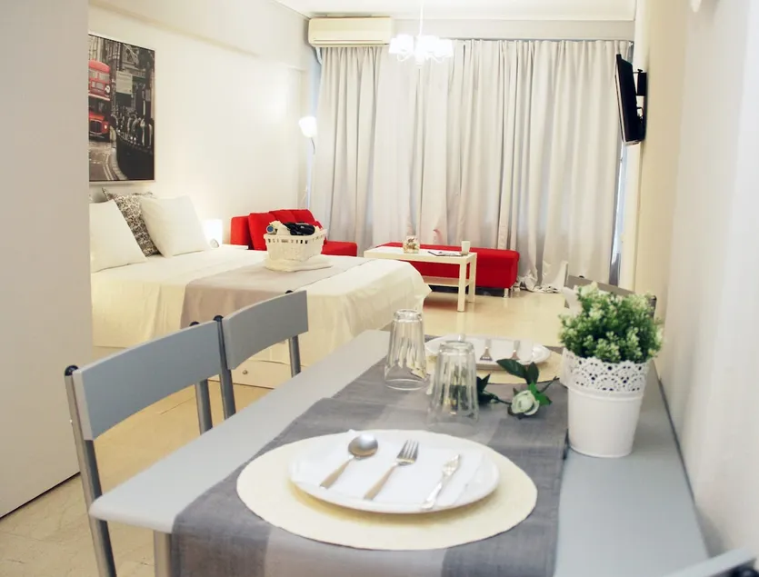 Modern studio in the heart of the city - Image 1