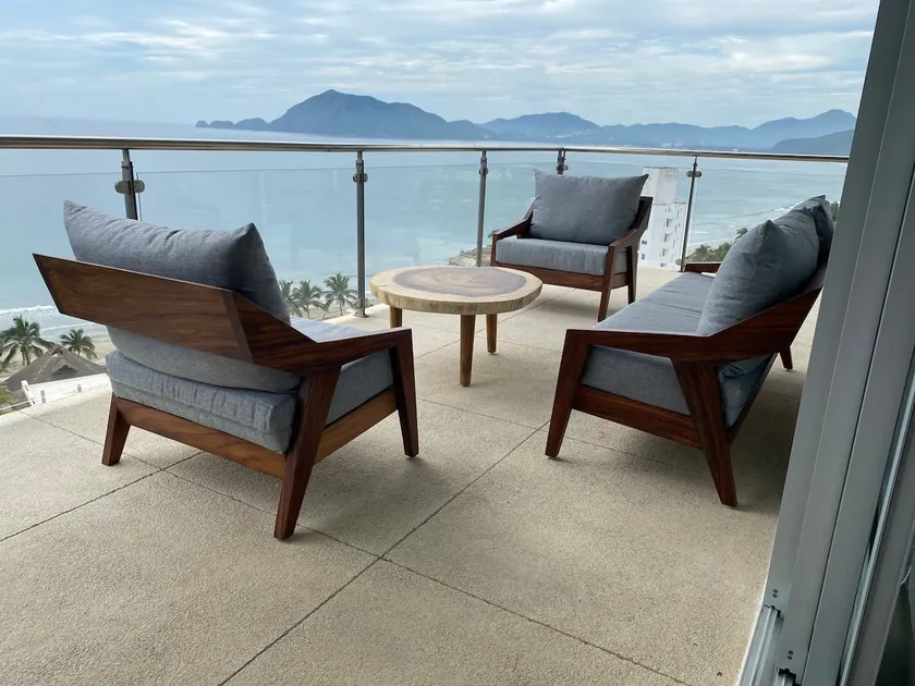 Luxury Oceanfront Condo in Manzanillo - Image 1