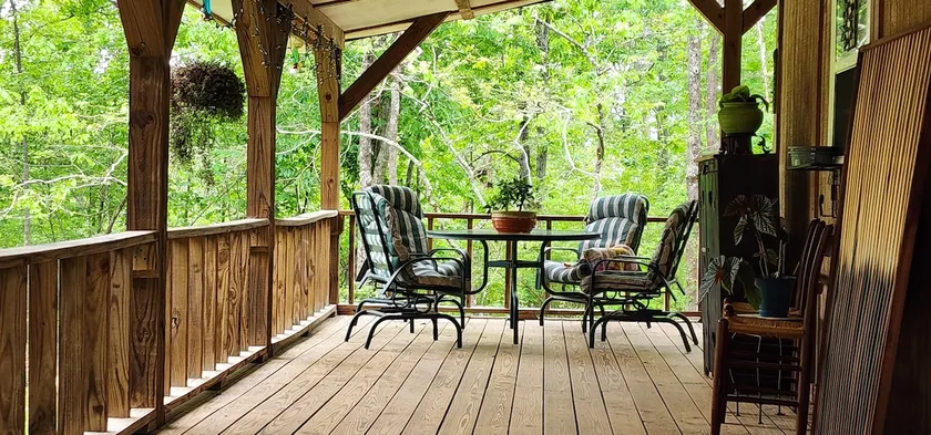 Hummingbird Hideaway: Cozy Cabin with a Big Porch - Image 1