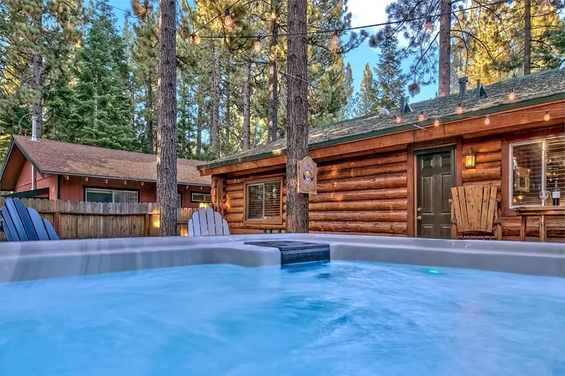 Cozy Rustic Log Cabin Oasis, Dog Friendly, Hot tub - Image 1