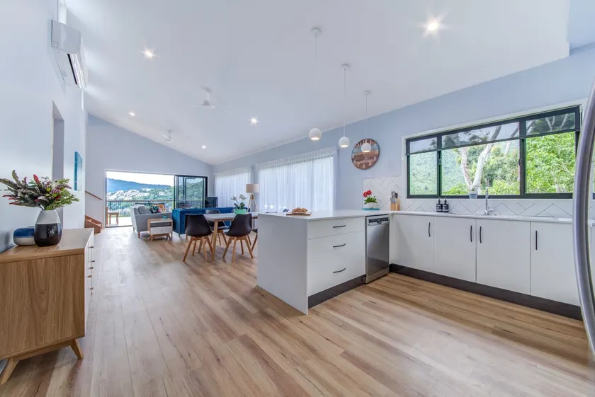 Hillside Haven - Airlie Beach - Image 1
