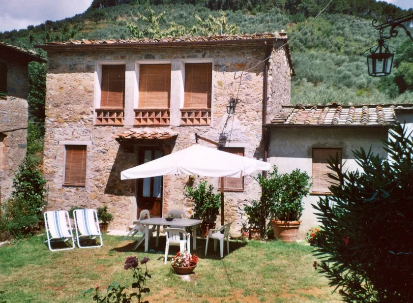 Casa Myricae: relaxation among olive trees and camellias - Image 1