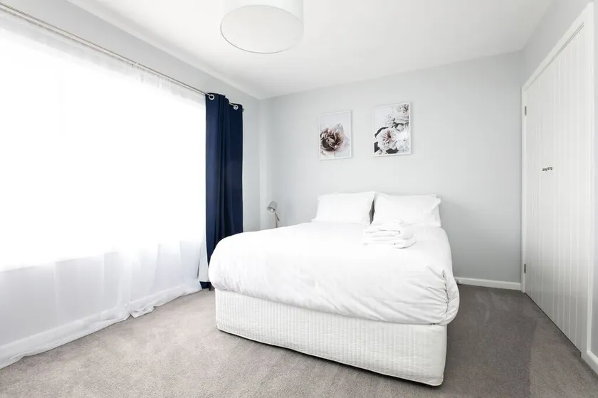 Perfect for Families & Groups: Views =& Wi-Fi - Image 1