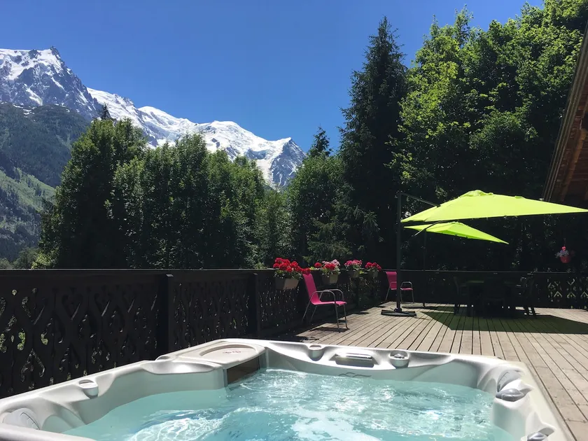 Incredible Chalet-Terrace Incredible-Jacuzzi & Sauna - Image 1