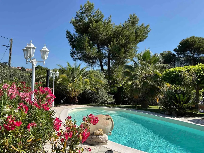 Maisonette in an exotic garden 9 km from Nice - Image 1