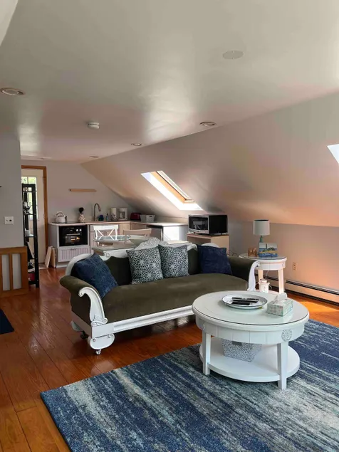 Clinton Ave Retreat - Peaceful & Perfect Location - Image 1