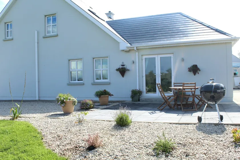 Modern, Cosy, Relaxing Bunlin Heights Studio - Image 1