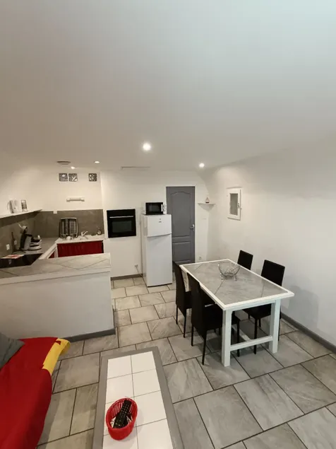 apartment on one level - Image 1