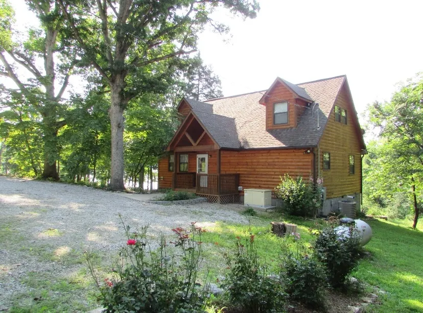 The Dear Cabin in Eagle Rock - Image 1