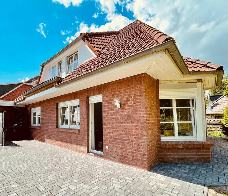 Large holiday home North Sea coast up to 10 people & dog - Image 1