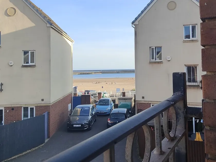 Shoreline Seaside Holiday Home Aberavon beach - Image 1