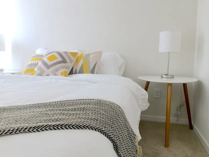 Private Bedroom/townhome! Mins away from station! - Image 1