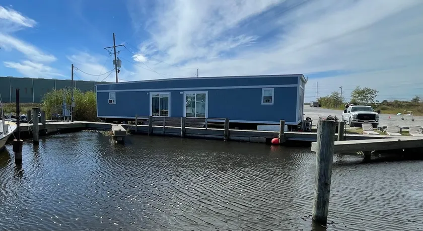 Waterfront 2BR Retreat ~7mi to French Qtr~ Parking - Image 1