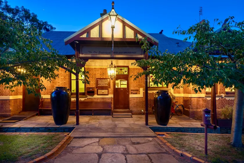 ★★★★★ Rent your own Luxury Historic Hotel - Image 1