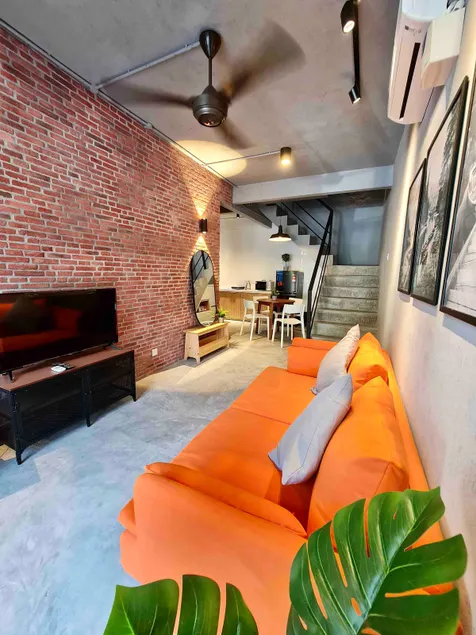 Modern Refurbished Homestay in Kuah (3B2T) - Image 1