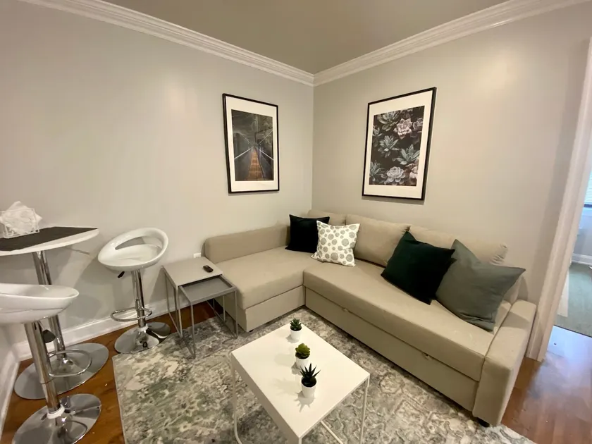 Serene 1BR Near NYC | Easy Times Square Trip - Image 1