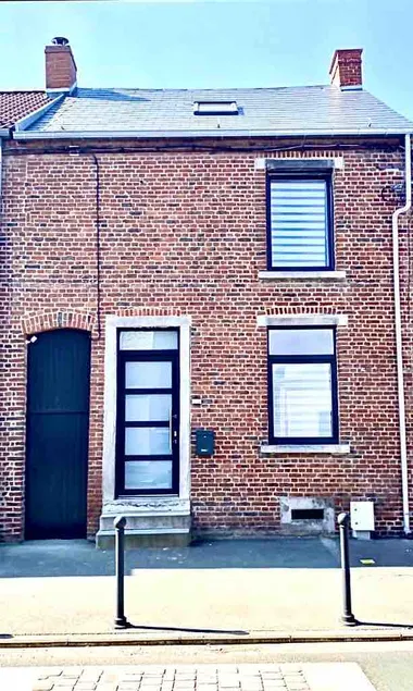 House close to the city center/train station/airport - Image 1