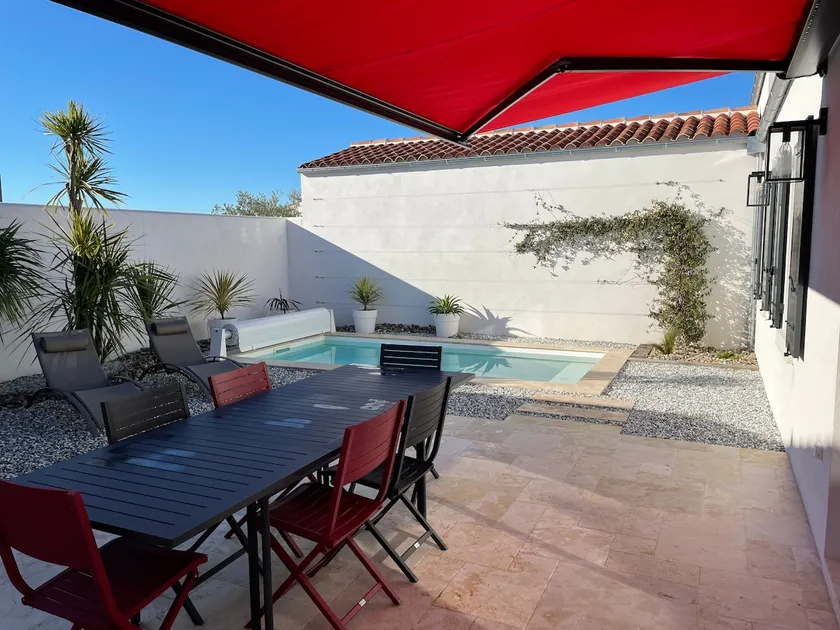 Charming villa with pool - Image 1